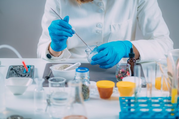 Rezeptur Medikamenteherstellung